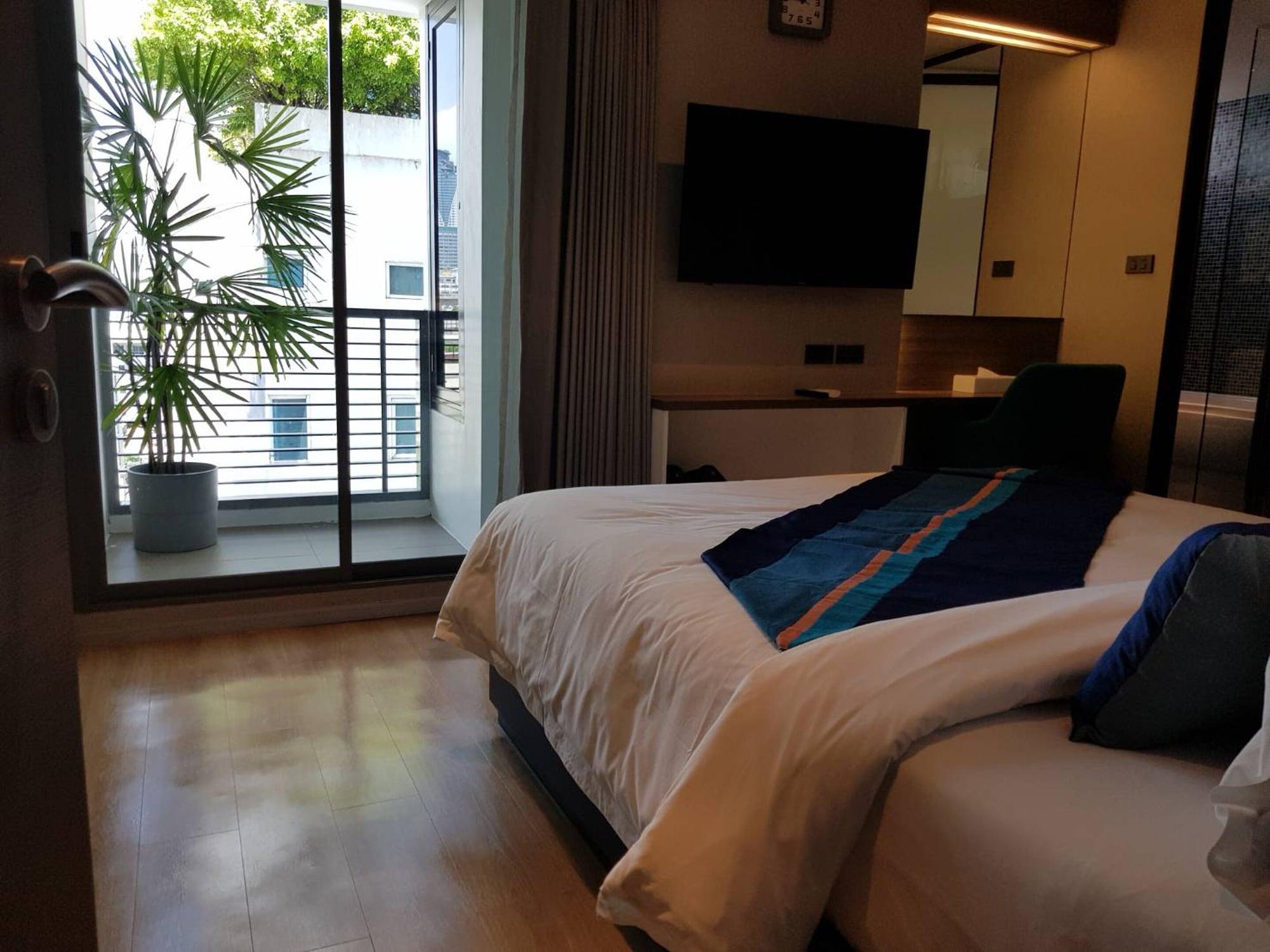 Bizotel Premier Hotel & Residence Bangkok Bagian luar foto