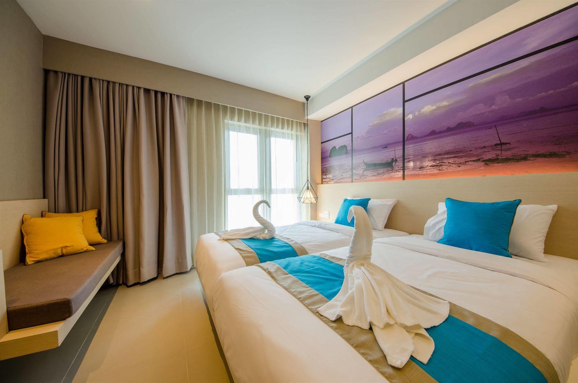 Bizotel Premier Hotel & Residence Bangkok Bagian luar foto