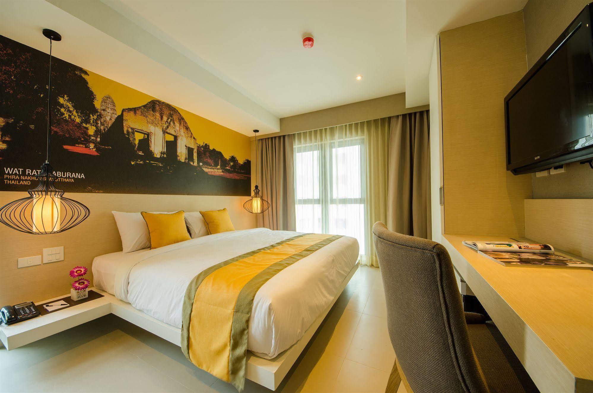 Bizotel Premier Hotel & Residence Bangkok Bagian luar foto