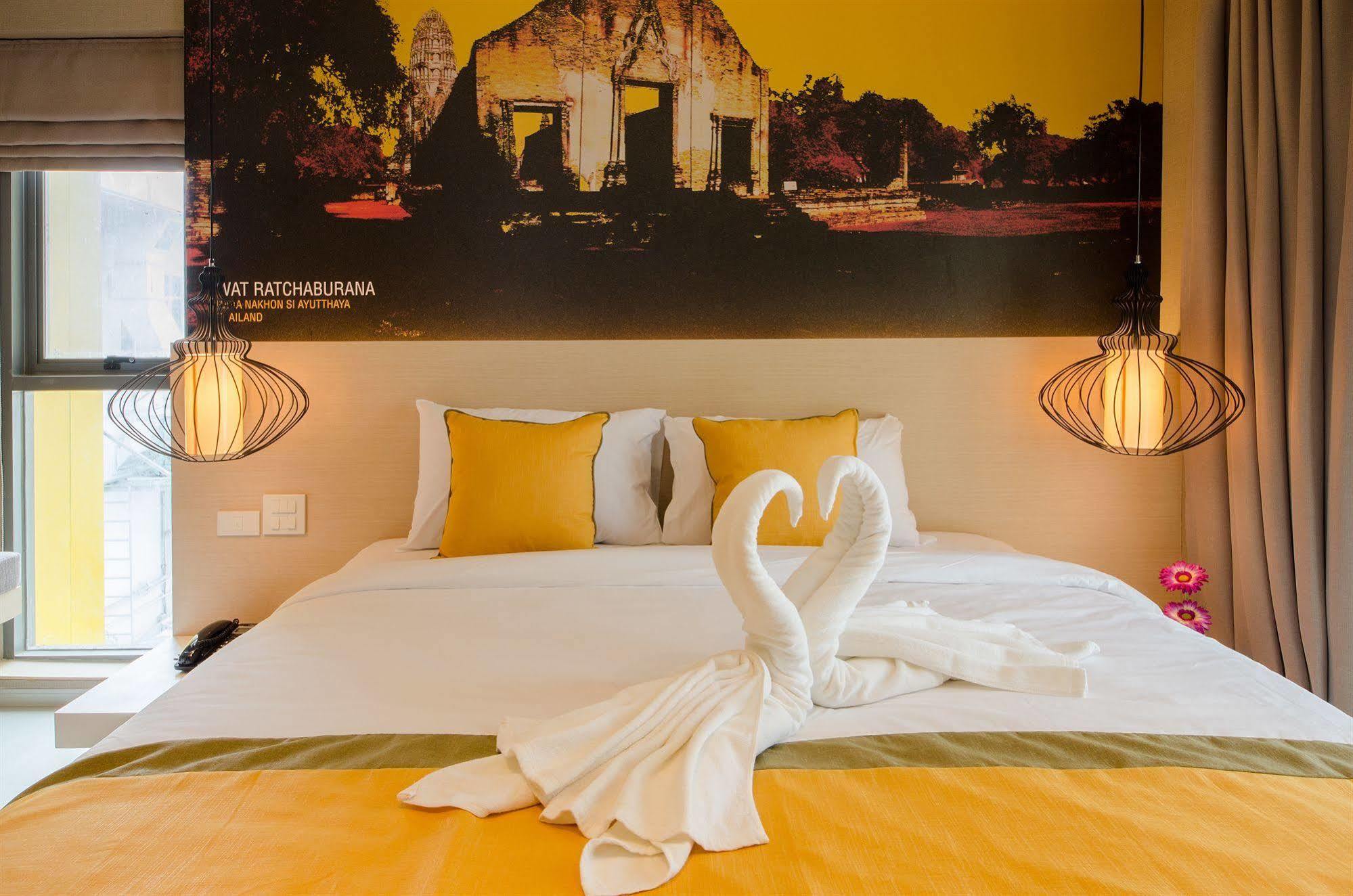 Bizotel Premier Hotel & Residence Bangkok Bagian luar foto