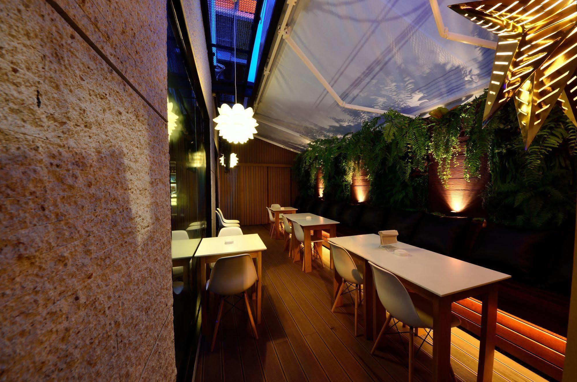 Bizotel Premier Hotel & Residence Bangkok Bagian luar foto