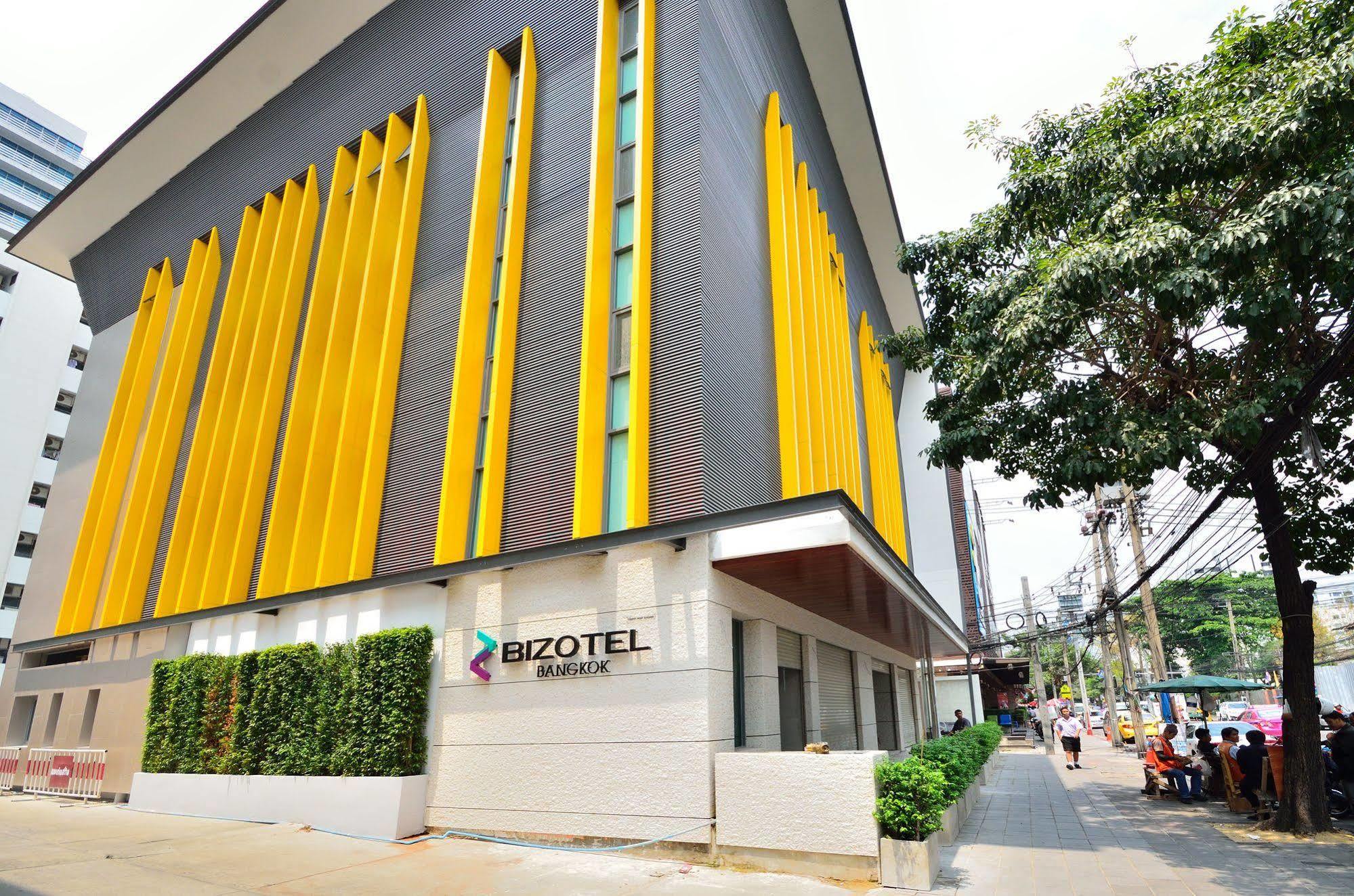 Bizotel Premier Hotel & Residence Bangkok Bagian luar foto